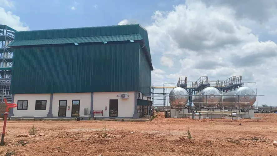 Plant exterior with storage tanks